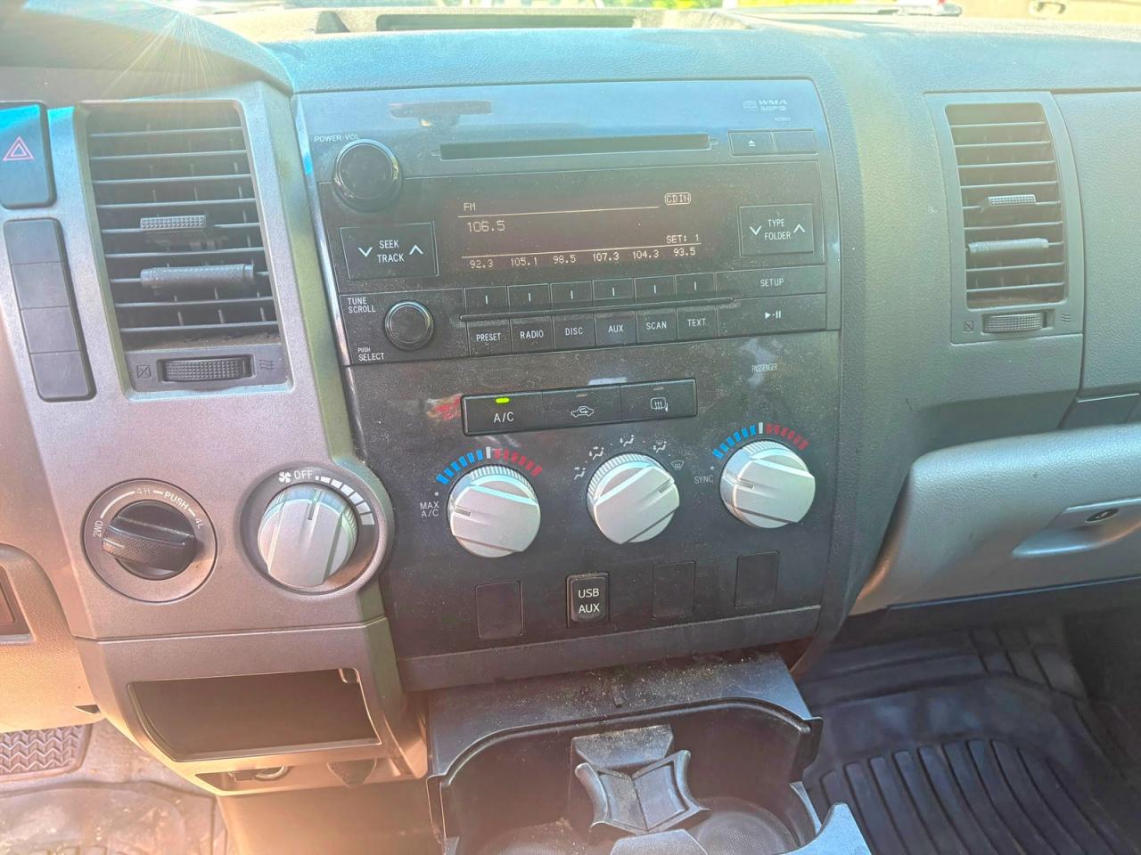 2011 TOYOTA TUNDRA