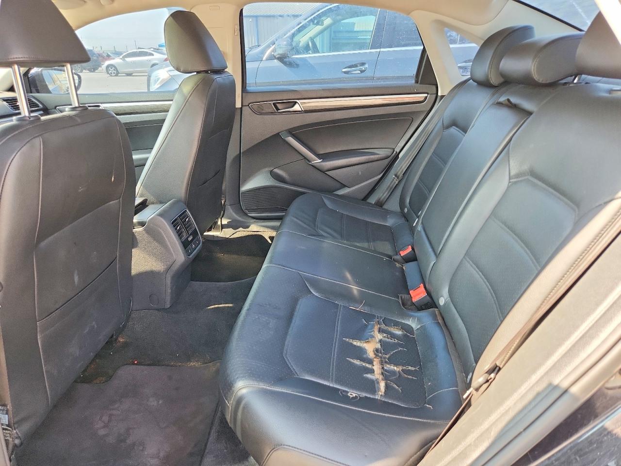 2018 VOLKSWAGEN PASSAT
