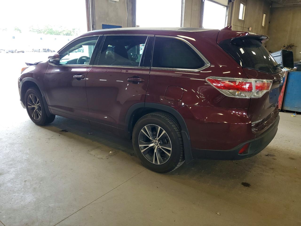 2016 TOYOTA HIGHLANDER