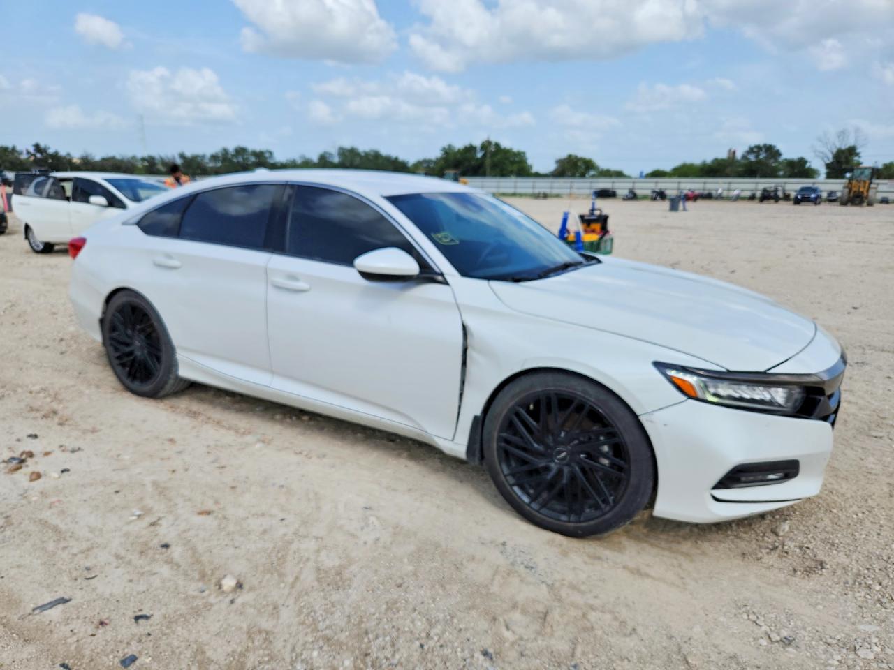 2019 HONDA ACCORD