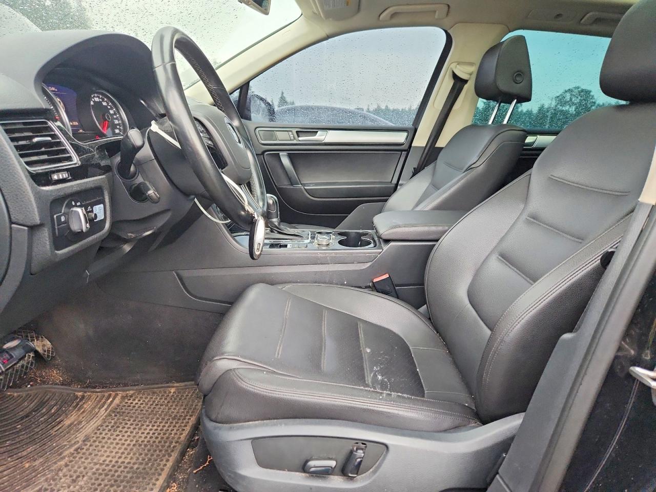 2015 VOLKSWAGEN TOUAREG