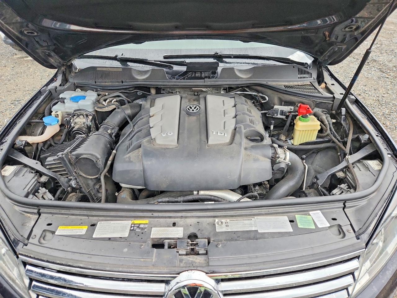 2015 VOLKSWAGEN TOUAREG