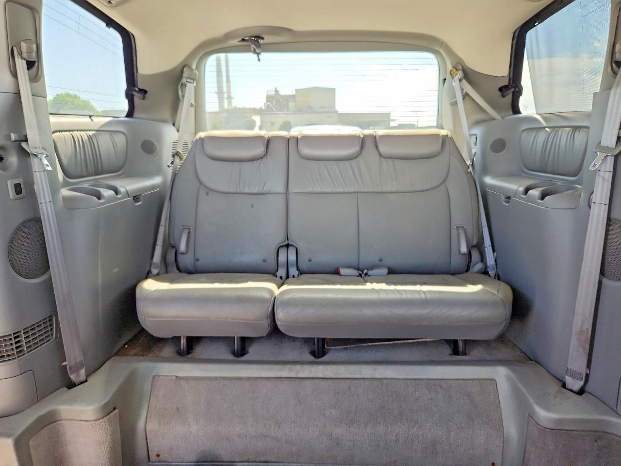 2006 TOYOTA SIENNA