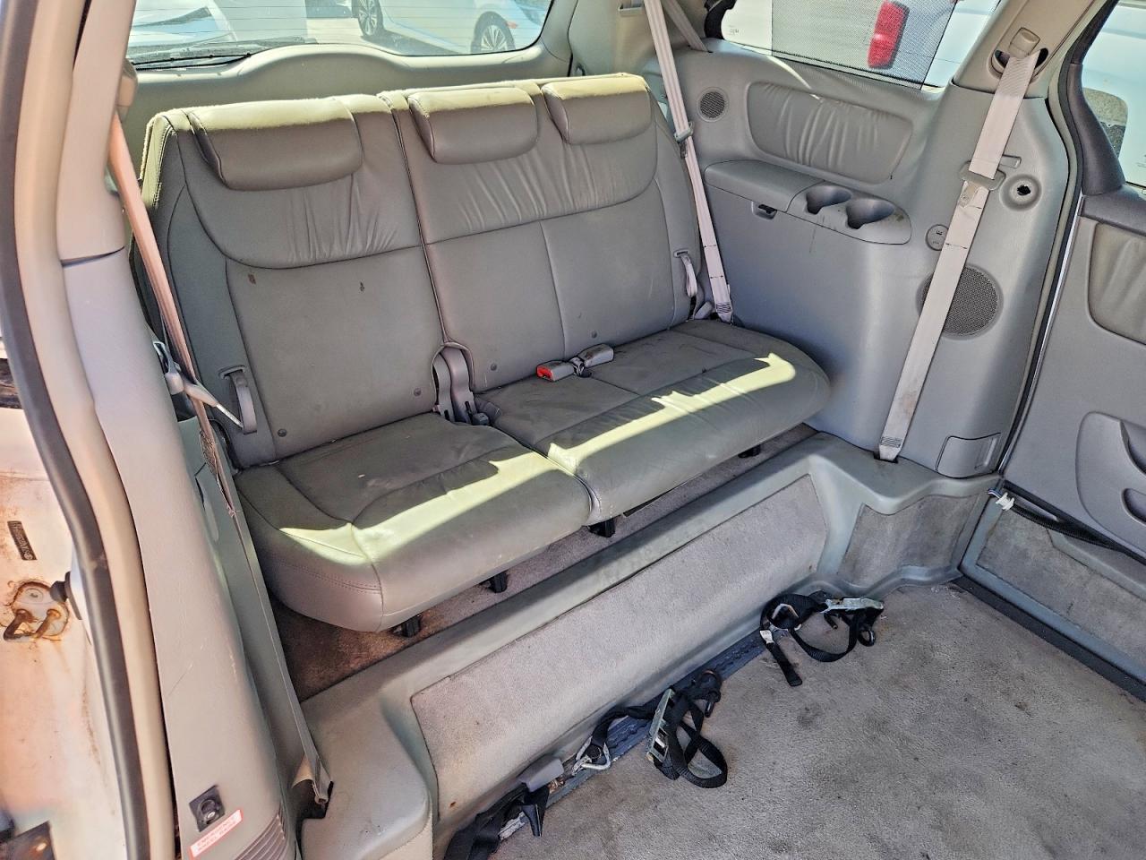 2006 TOYOTA SIENNA