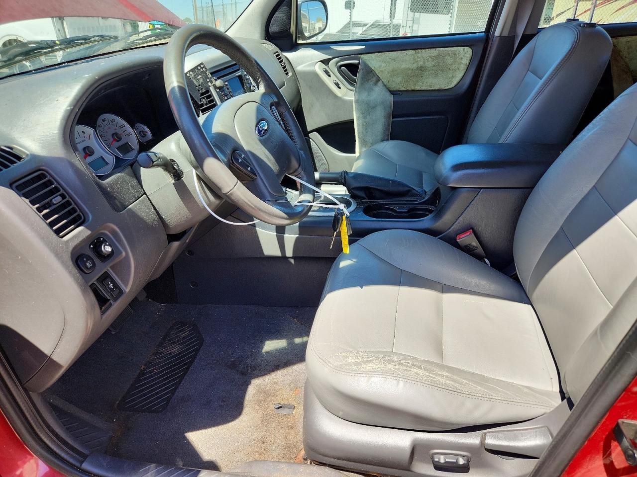 2005 FORD ESCAPE