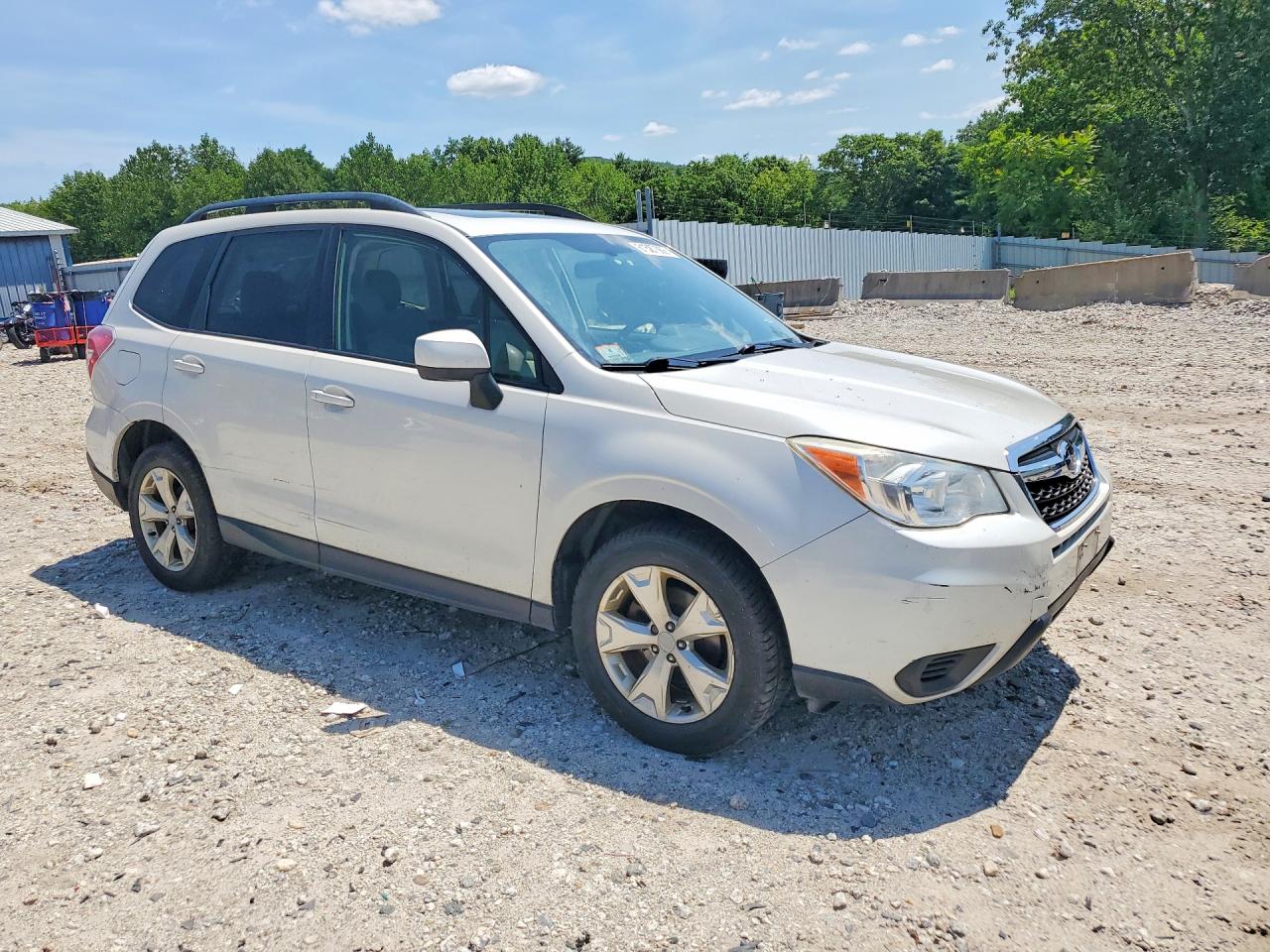 2015 SUBARU FORESTER