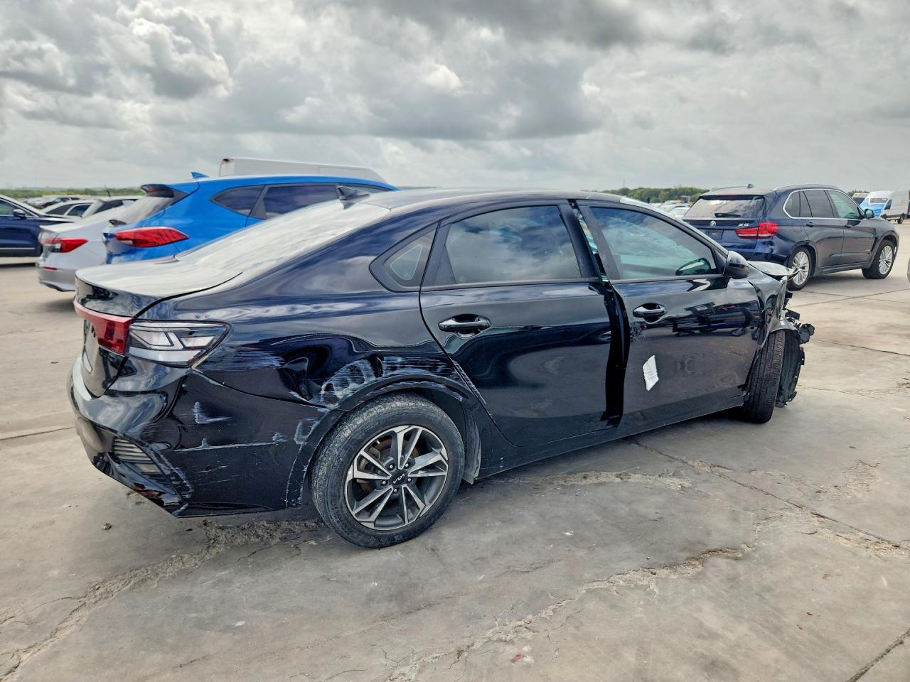 2023 KIA FORTE