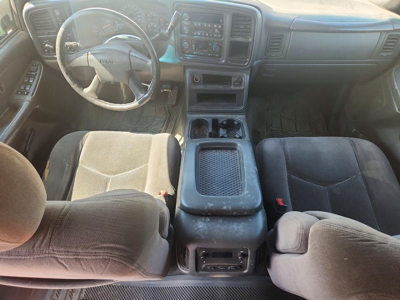 2004 GMC SIERRA