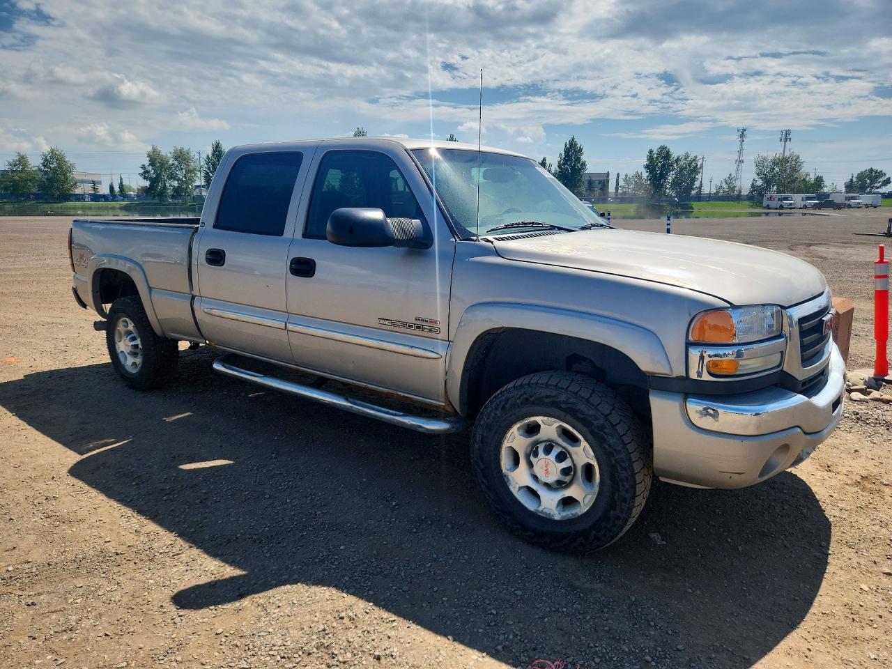 2004 GMC SIERRA