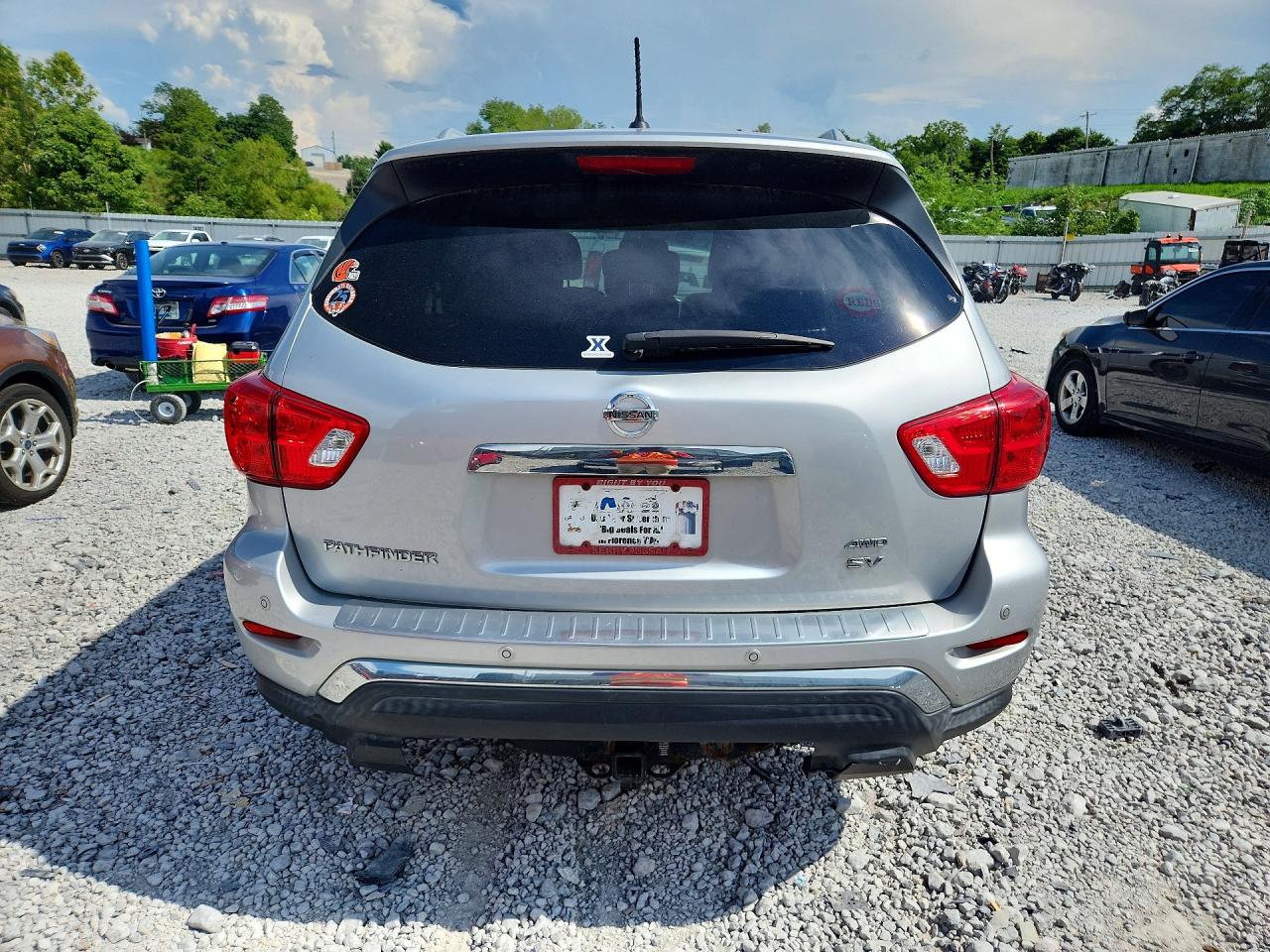 2017 NISSAN PATHFINDER