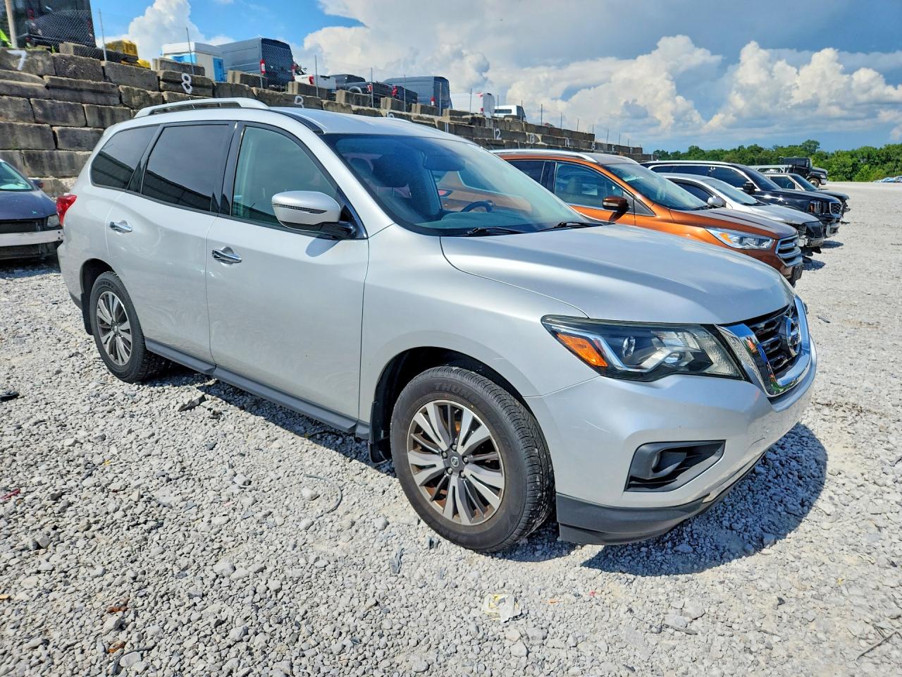 2017 NISSAN PATHFINDER