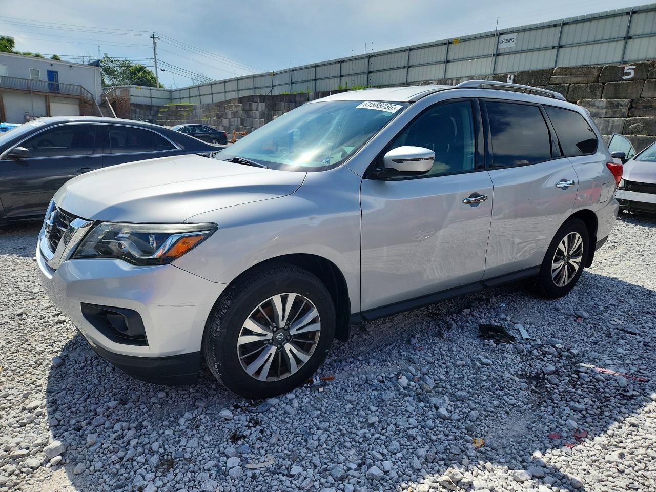 2017 NISSAN PATHFINDER