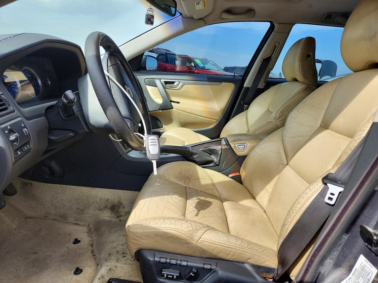 2006 VOLVO V70
