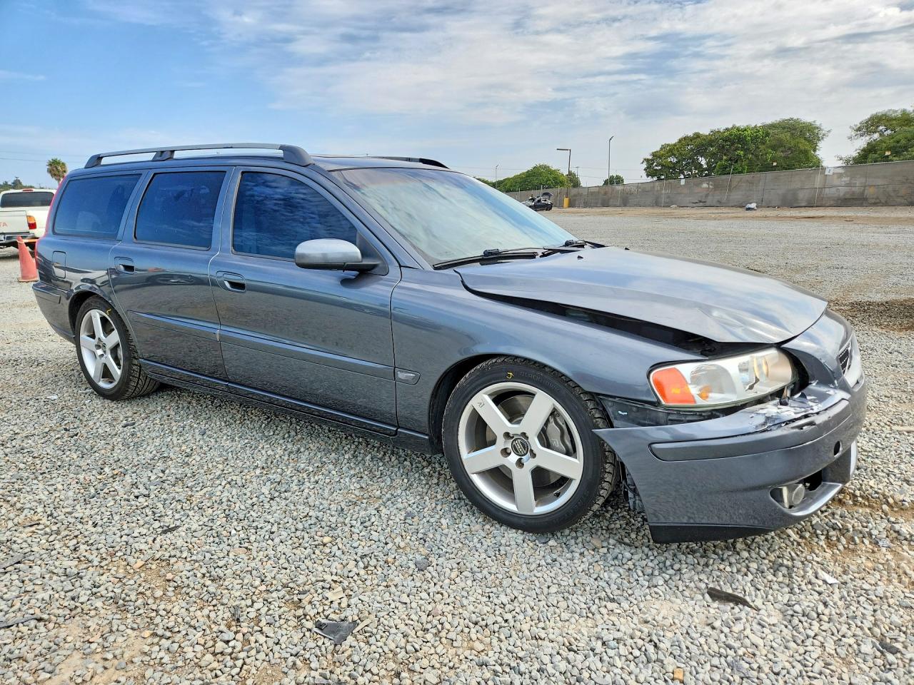 2006 VOLVO V70