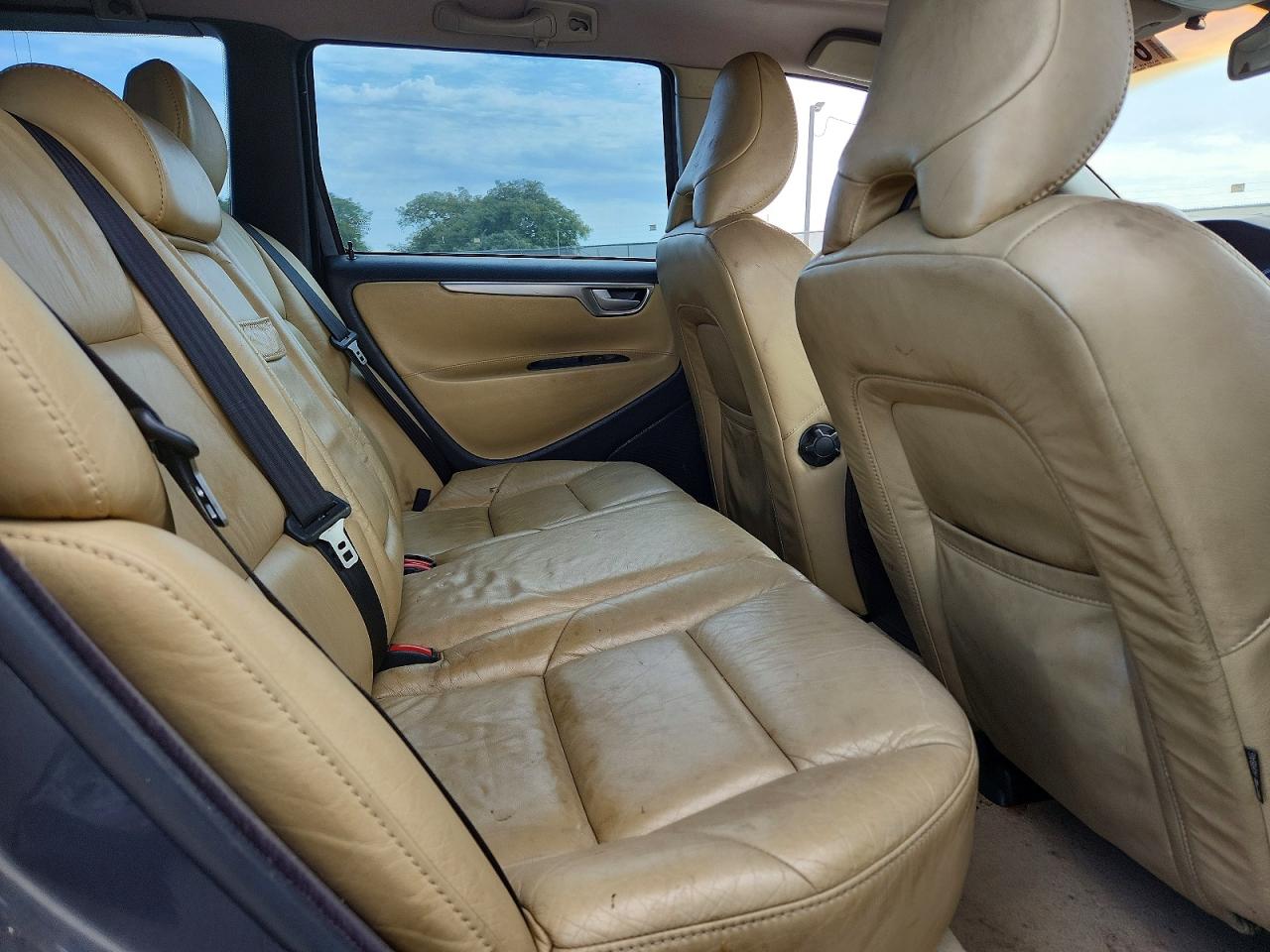 2006 VOLVO V70