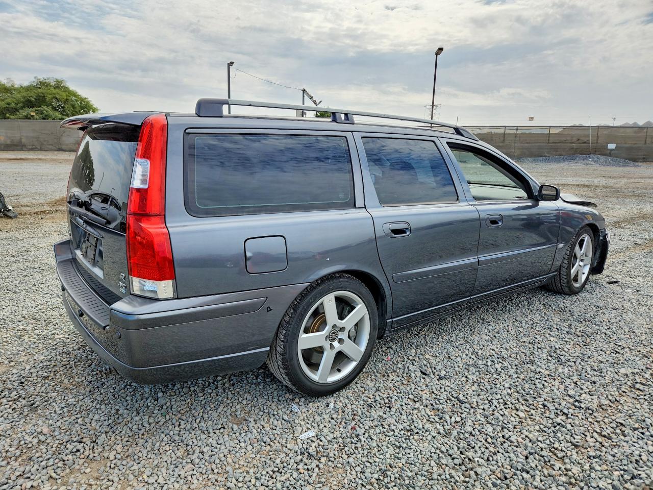2006 VOLVO V70