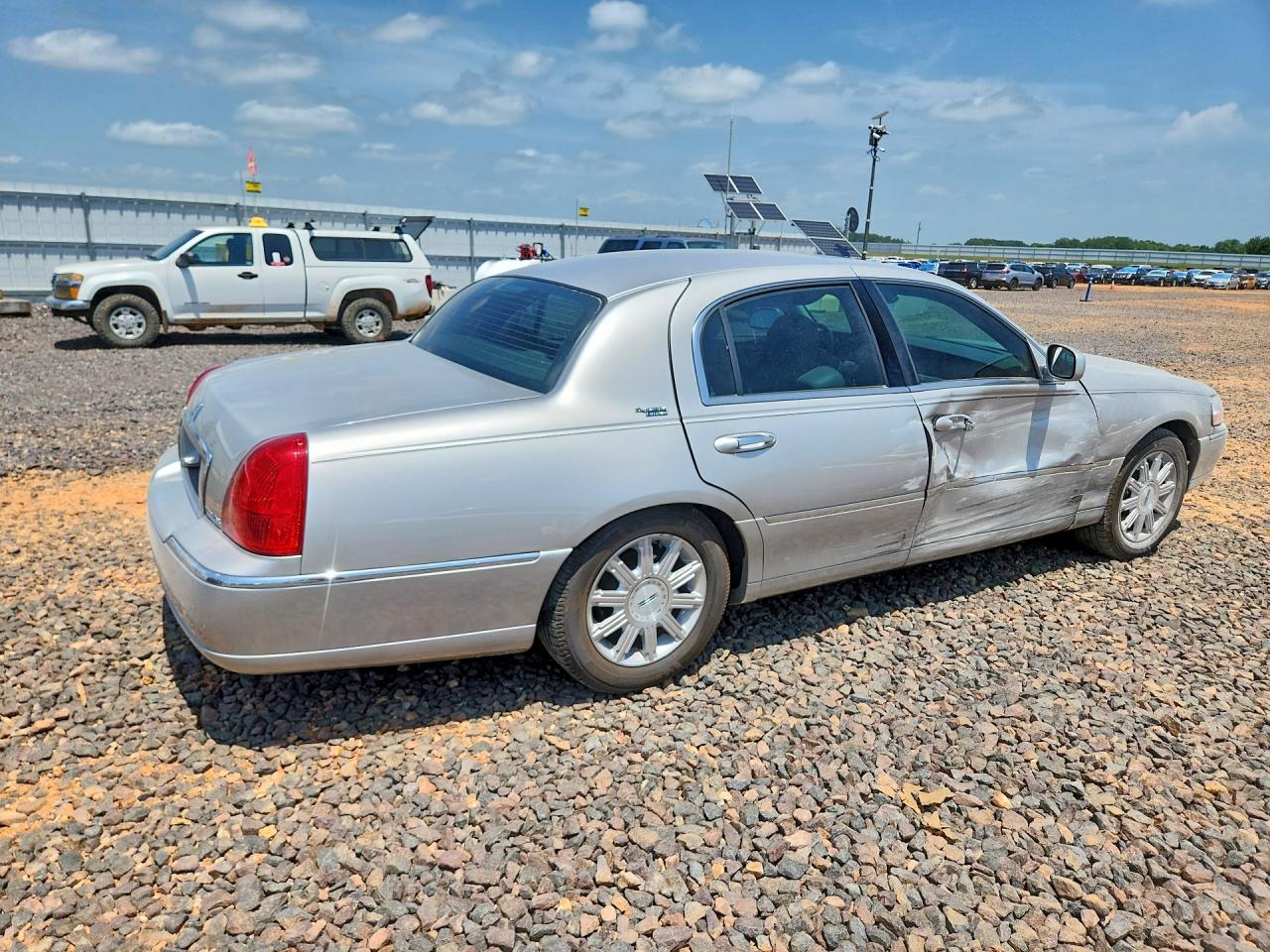 2007 LINCOLN TOWNCAR