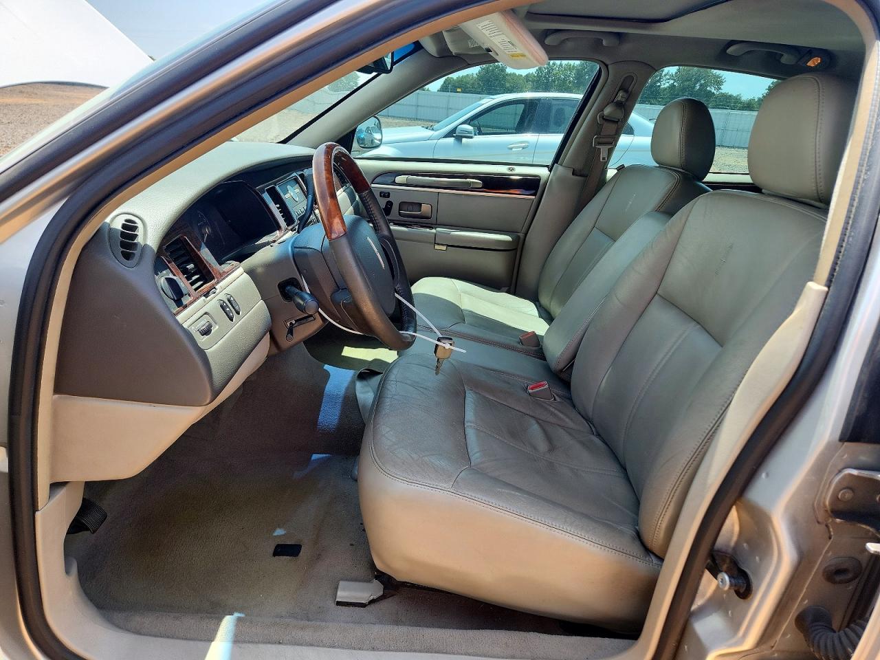2007 LINCOLN TOWNCAR