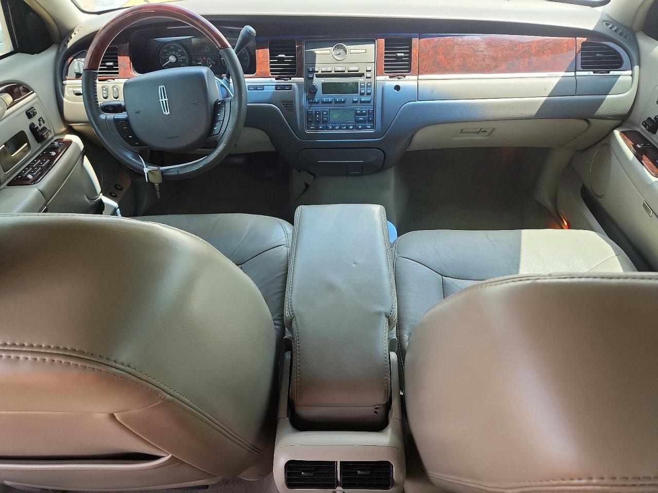 2007 LINCOLN TOWNCAR