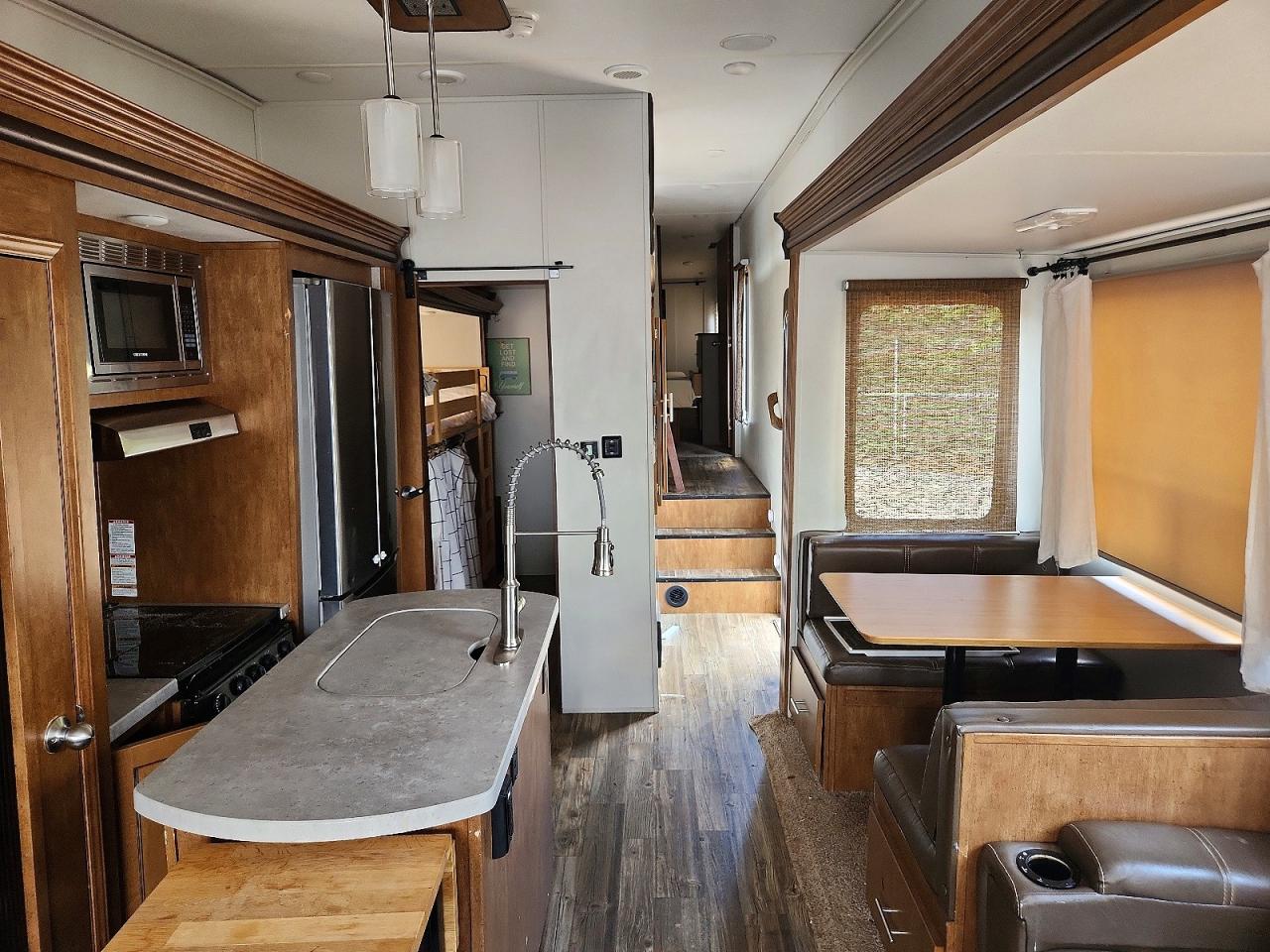 2019 SABRE BY FOREST RIVE 