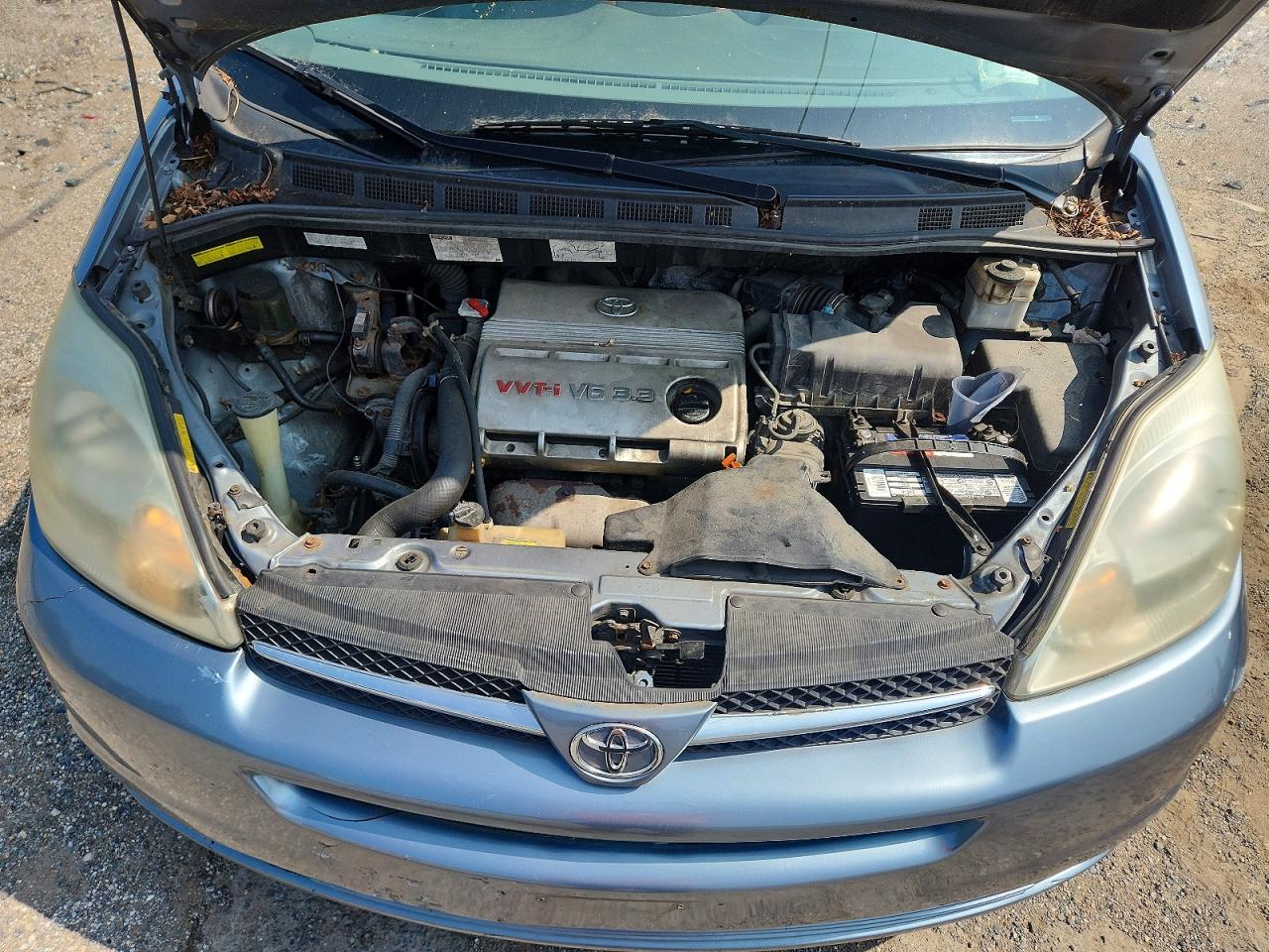 2004 TOYOTA SIENNA