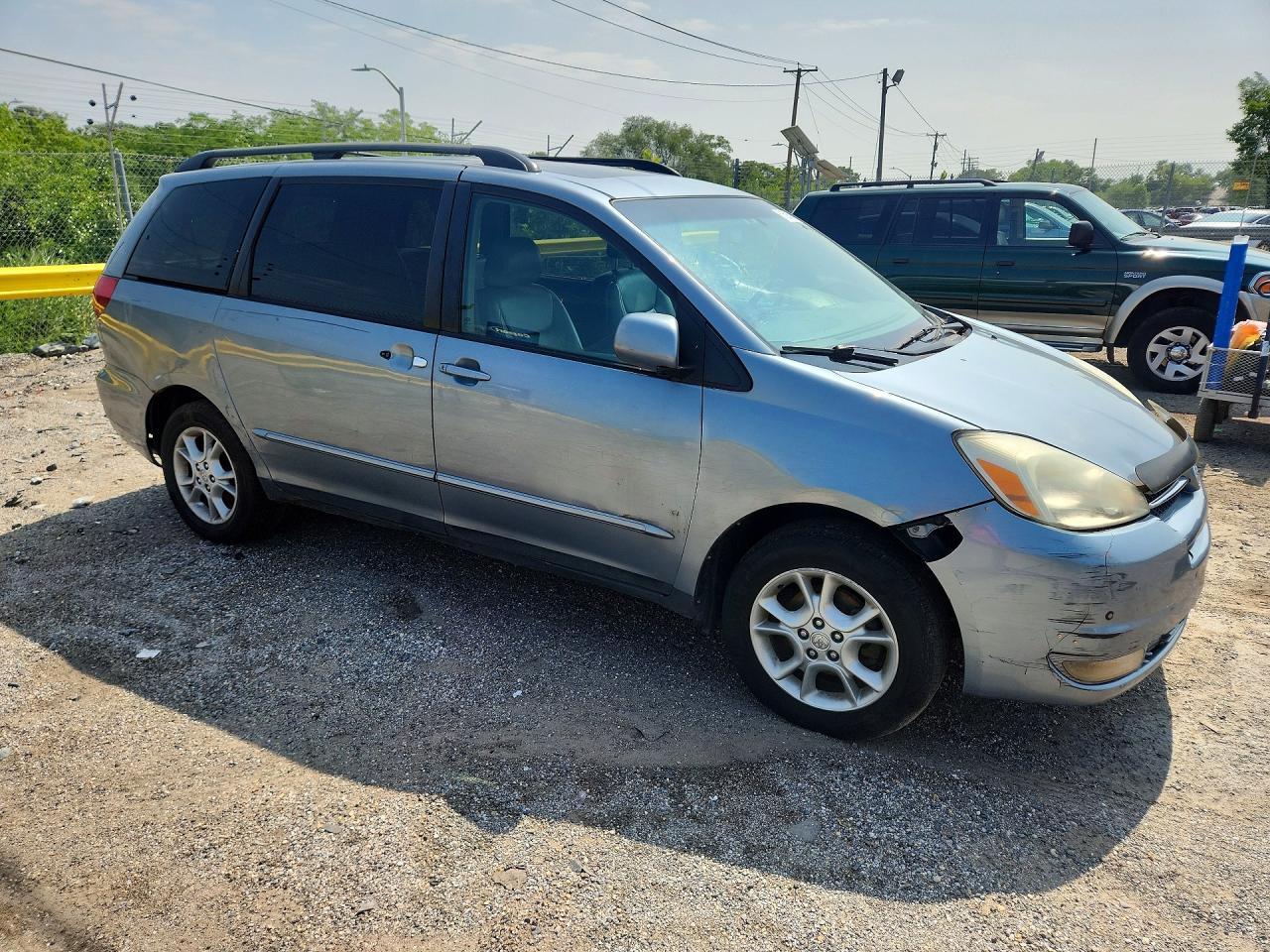 2004 TOYOTA SIENNA