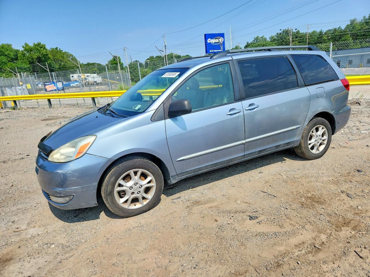 2004 TOYOTA SIENNA