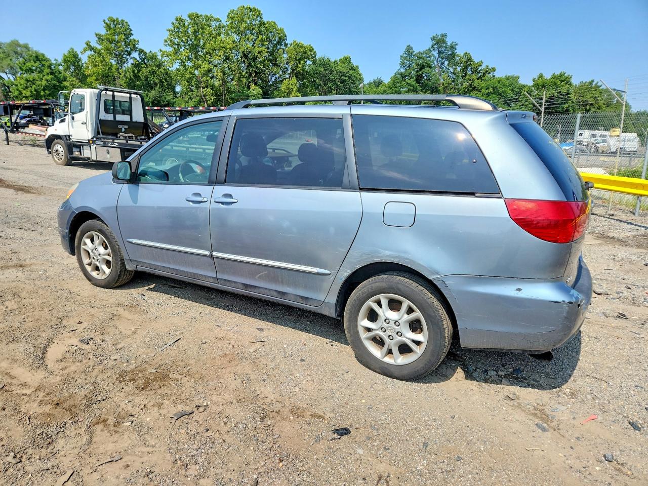 2004 TOYOTA SIENNA