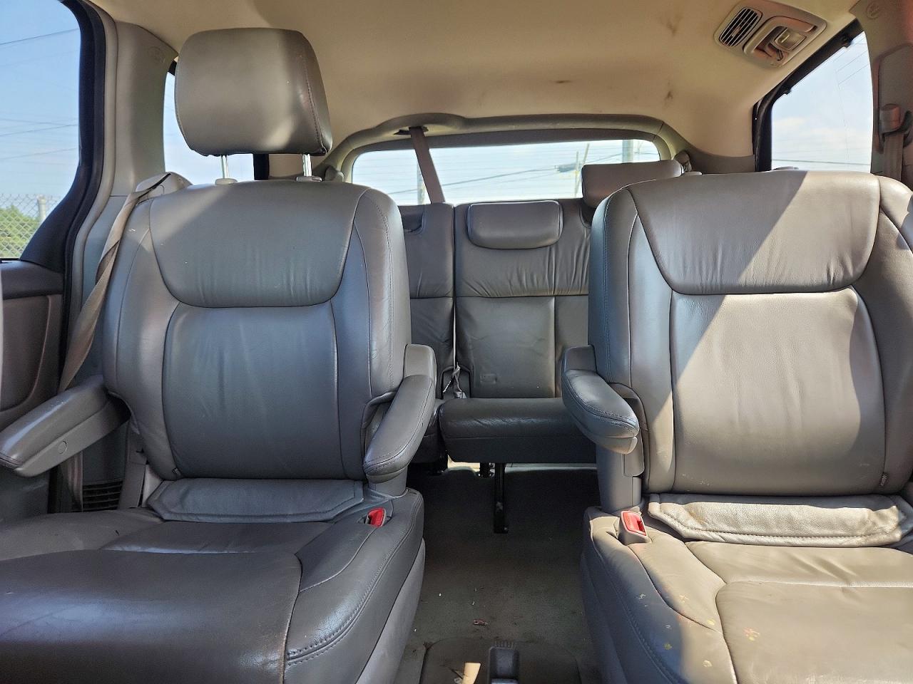 2004 TOYOTA SIENNA