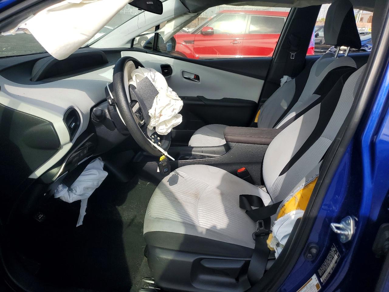 2017 TOYOTA PRIUS