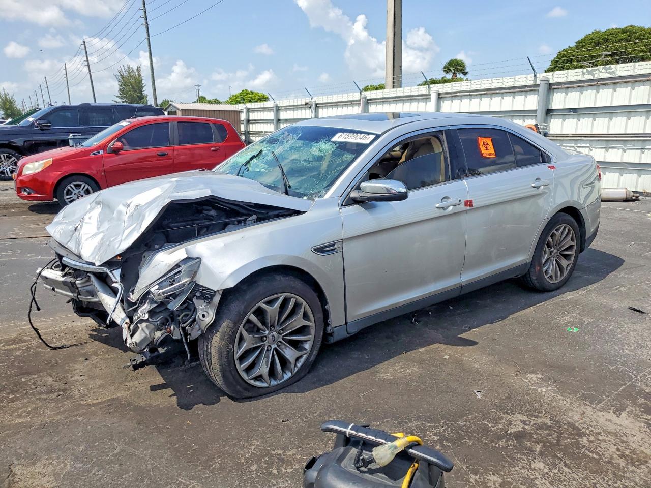 2013 FORD TAURUS