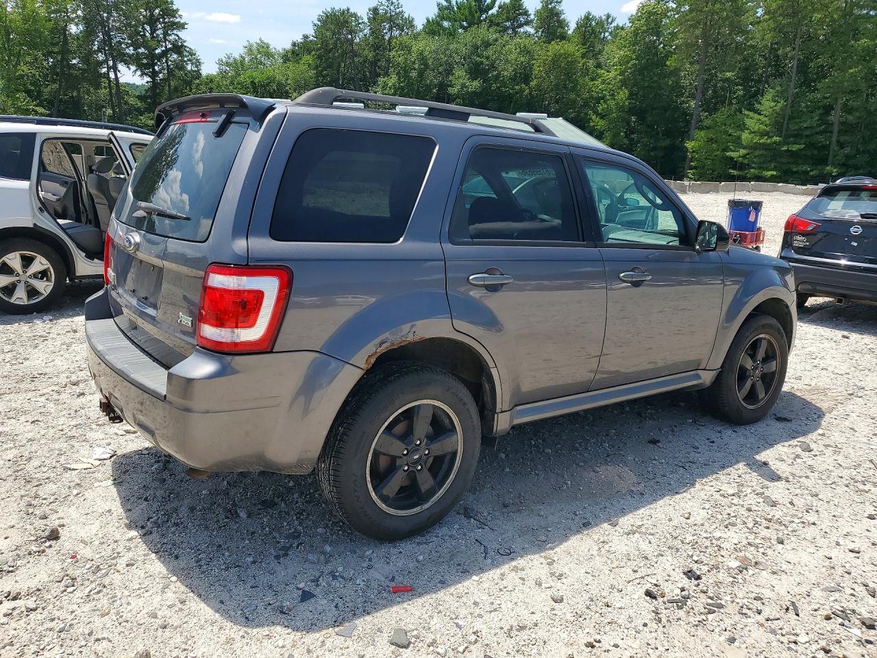 2011 FORD ESCAPE