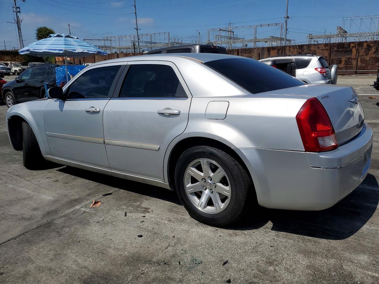 2005 CHRYSLER 300