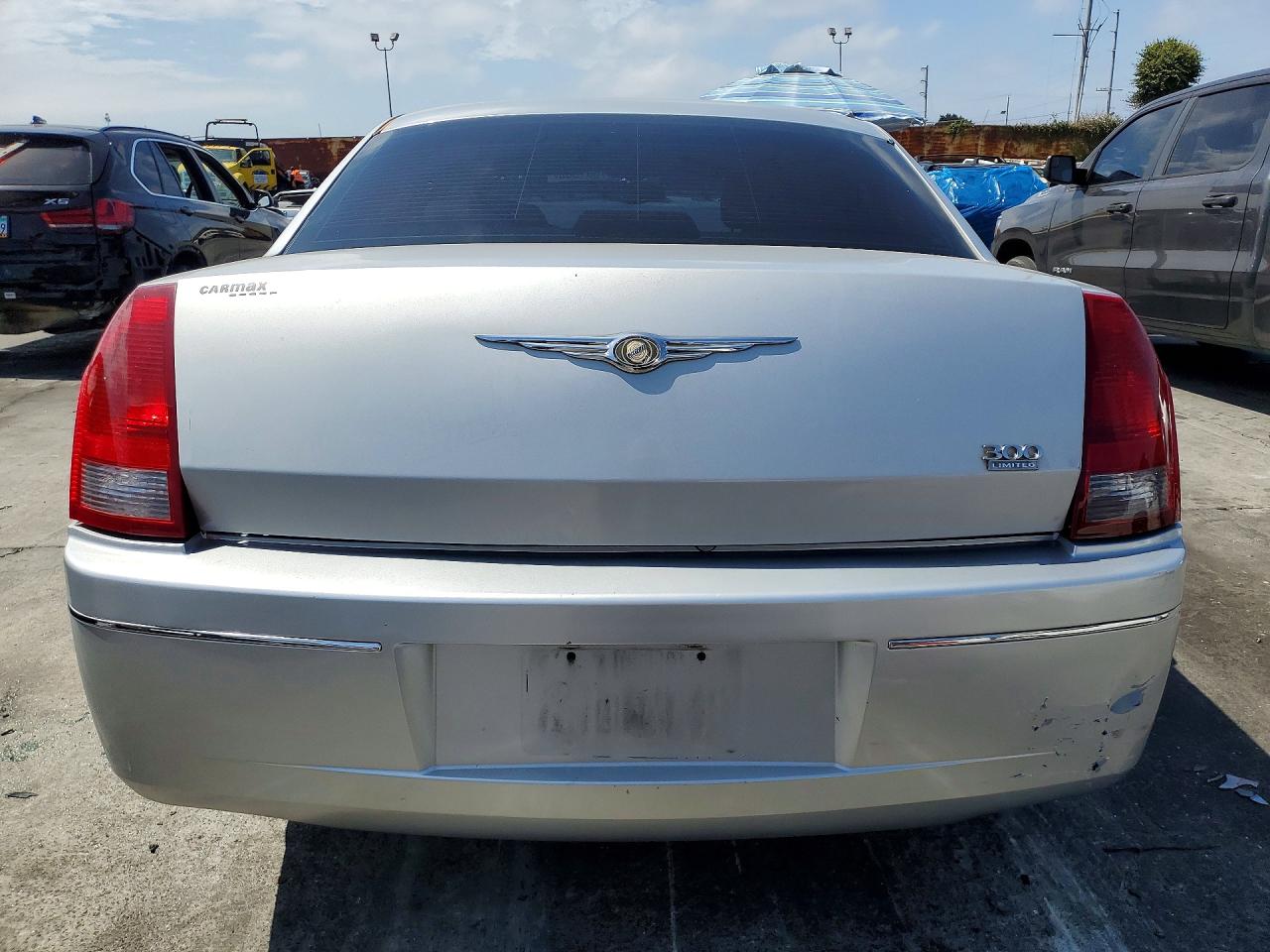 2005 CHRYSLER 300