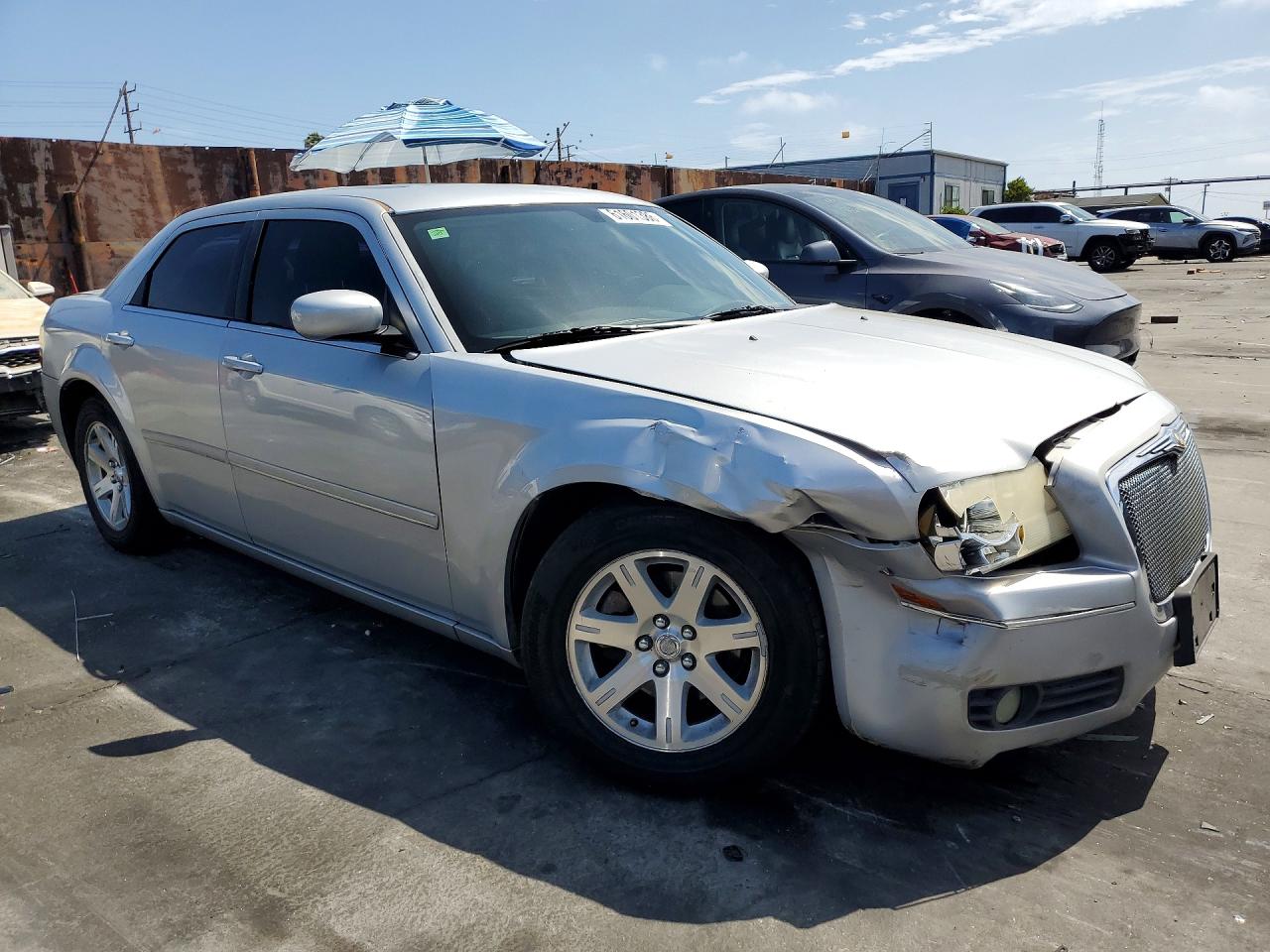 2005 CHRYSLER 300