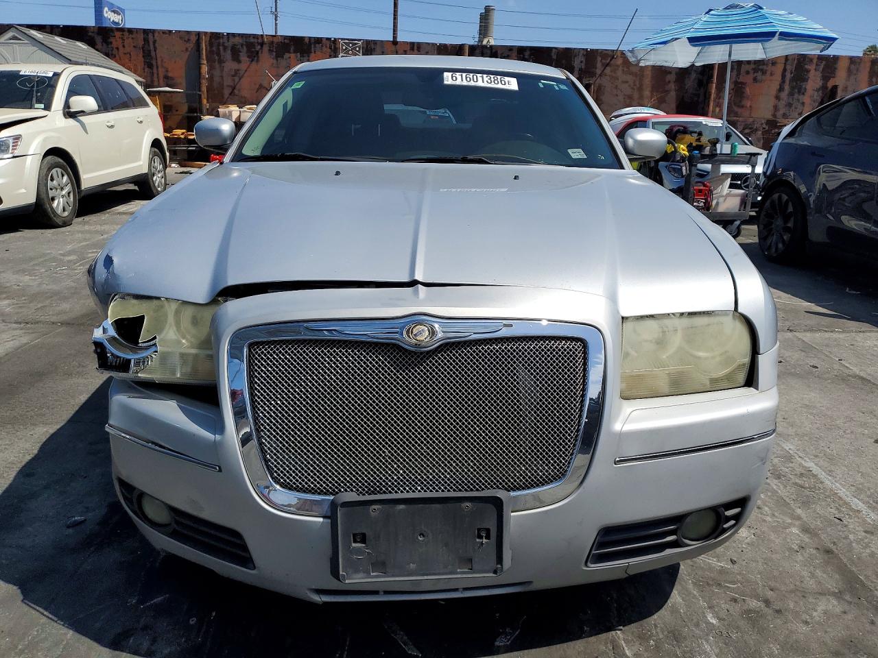2005 CHRYSLER 300