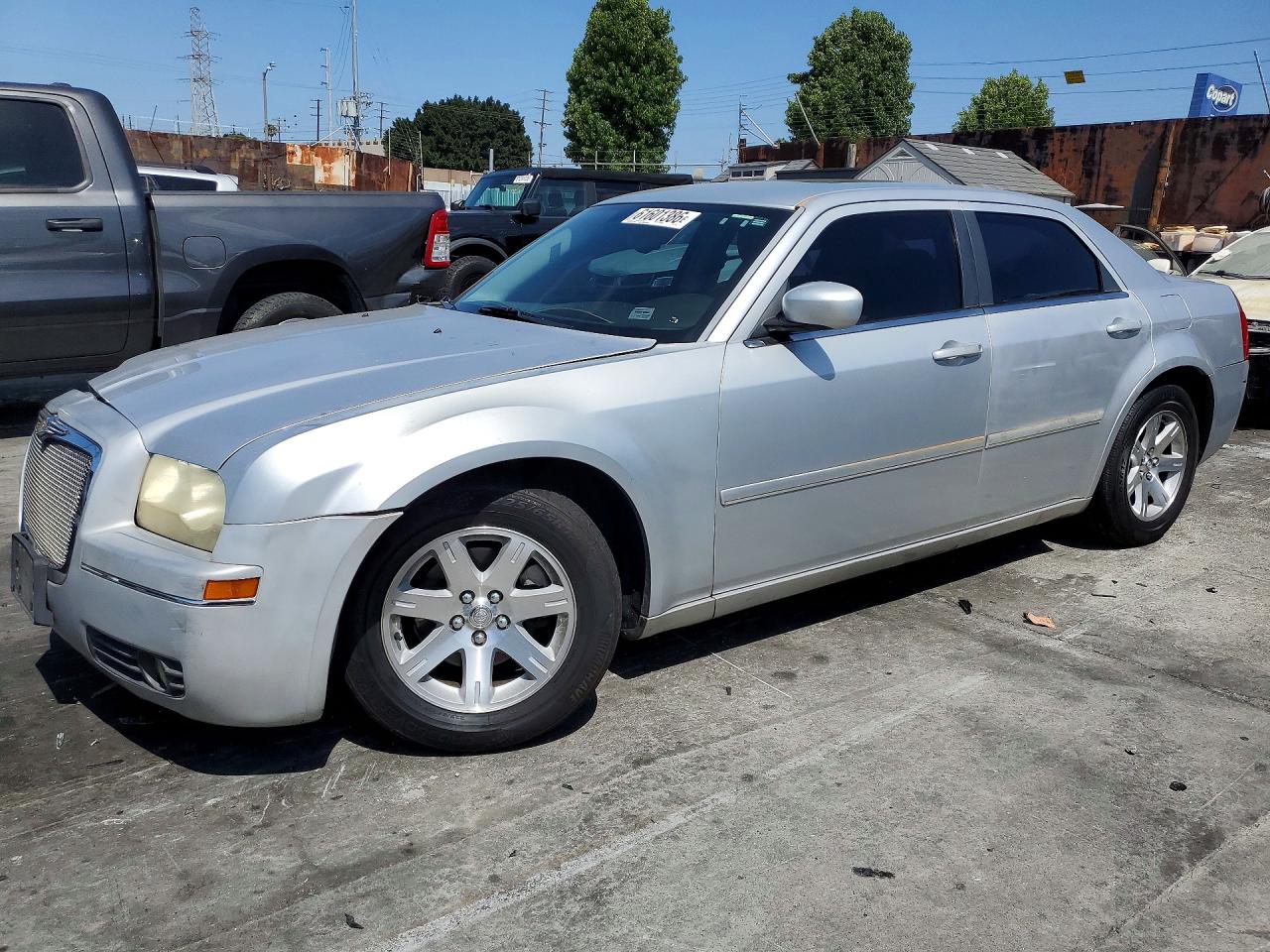 2005 CHRYSLER 300