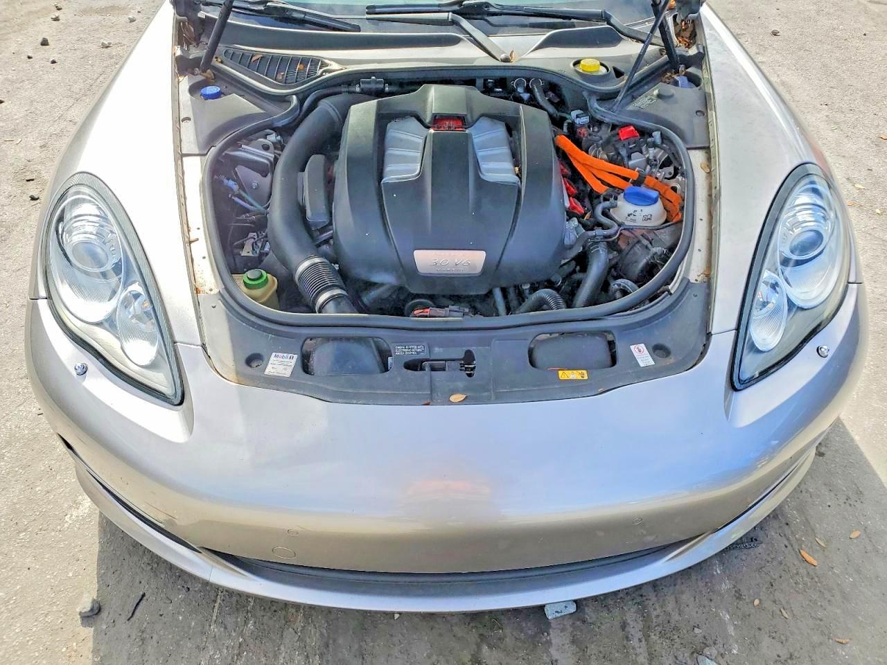 2012 PORSCHE PANAMERA