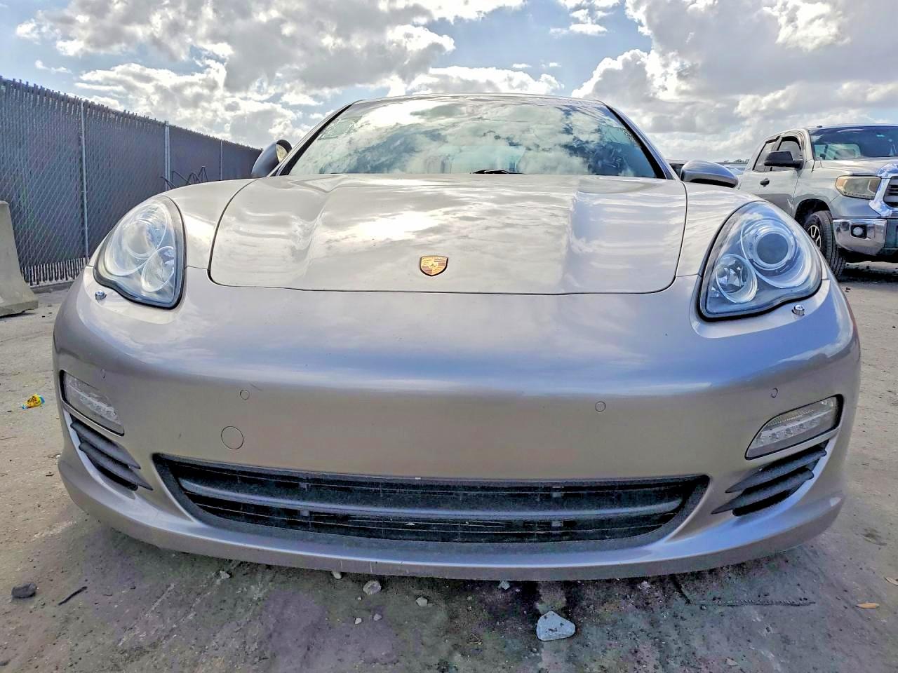 2012 PORSCHE PANAMERA