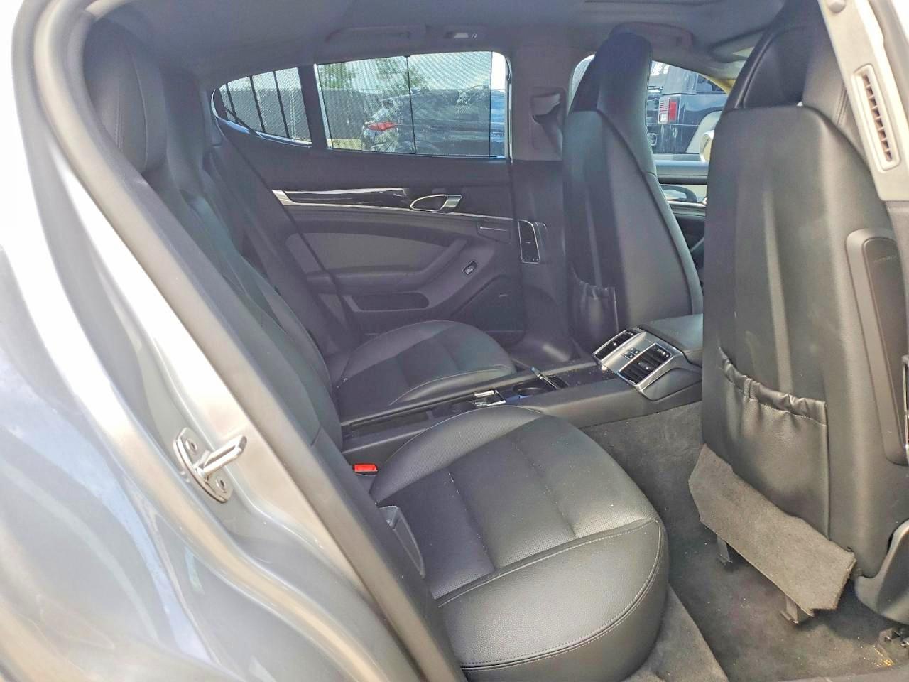 2012 PORSCHE PANAMERA