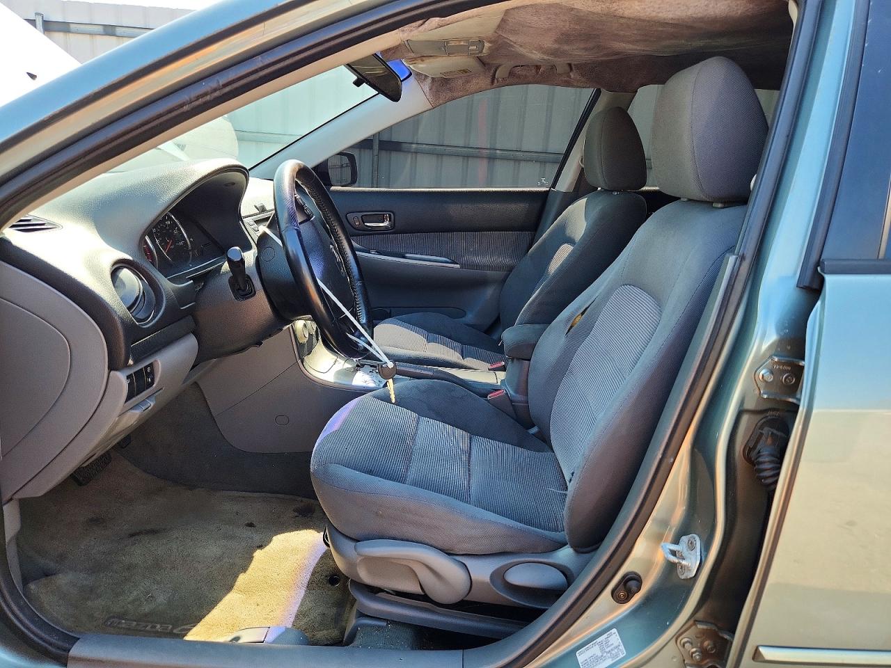2004 MAZDA 6