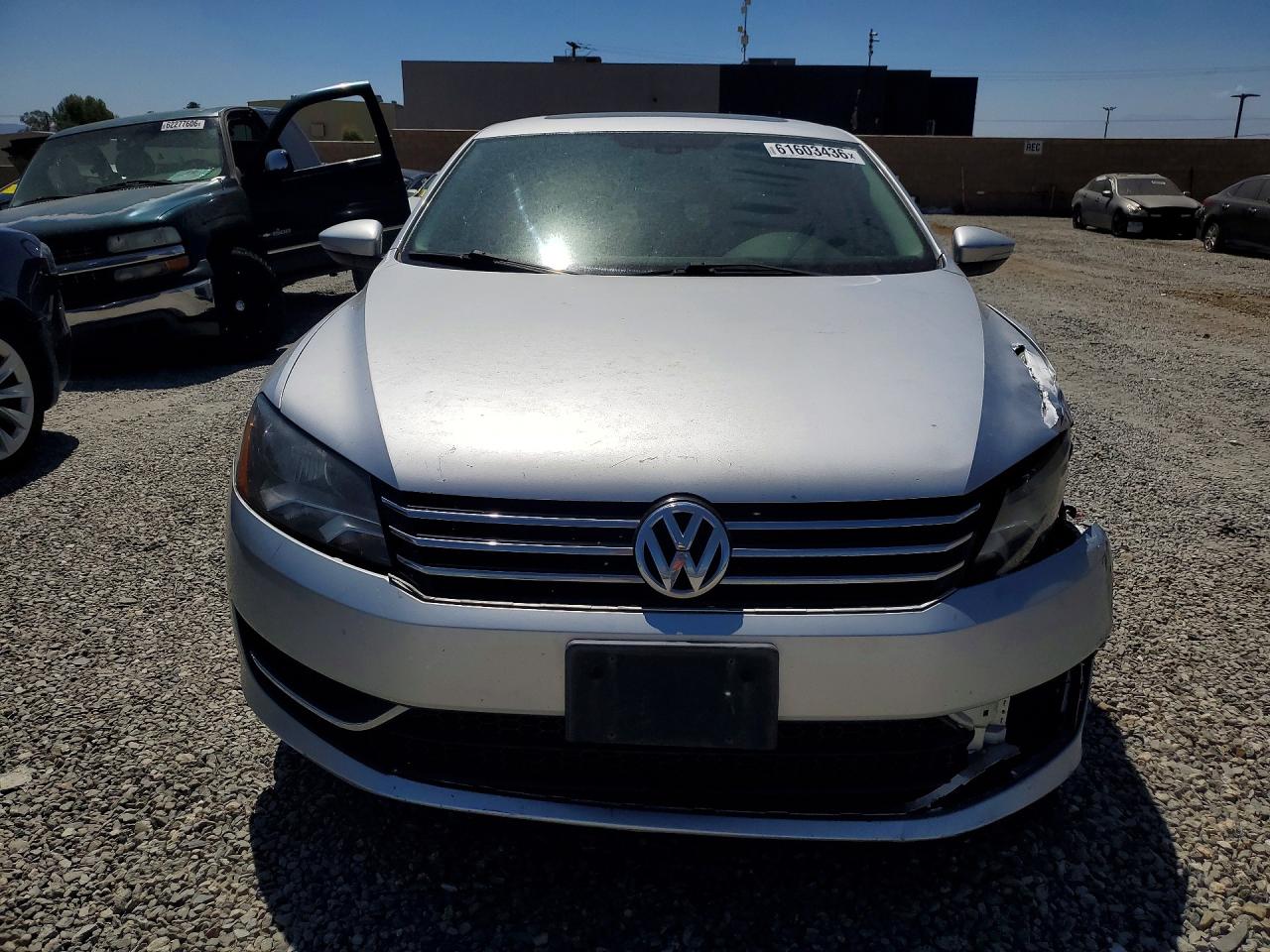 2012 VOLKSWAGEN PASSAT