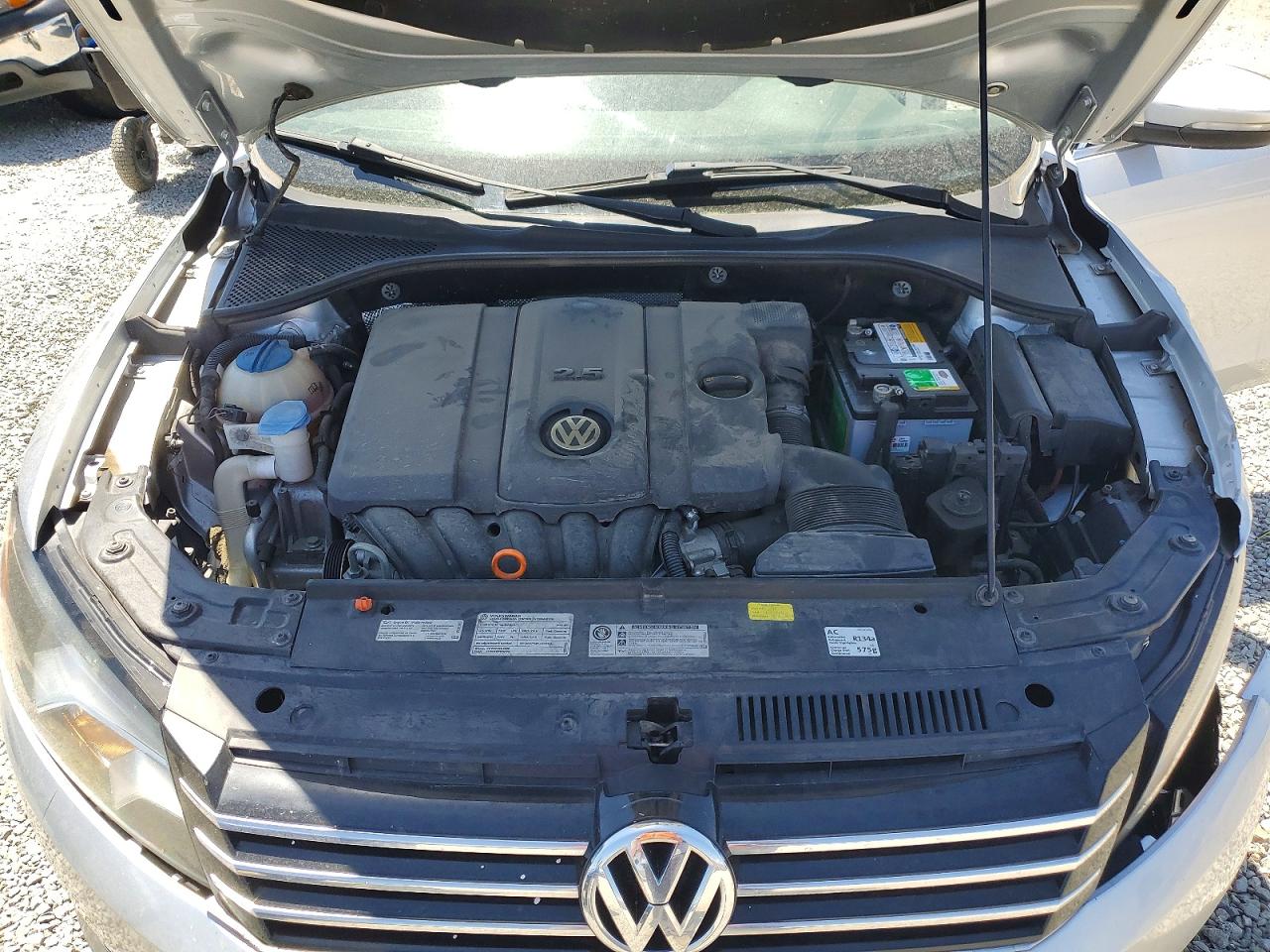 2012 VOLKSWAGEN PASSAT