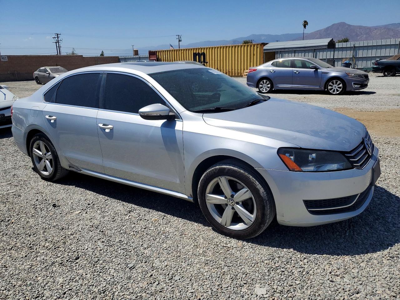 2012 VOLKSWAGEN PASSAT