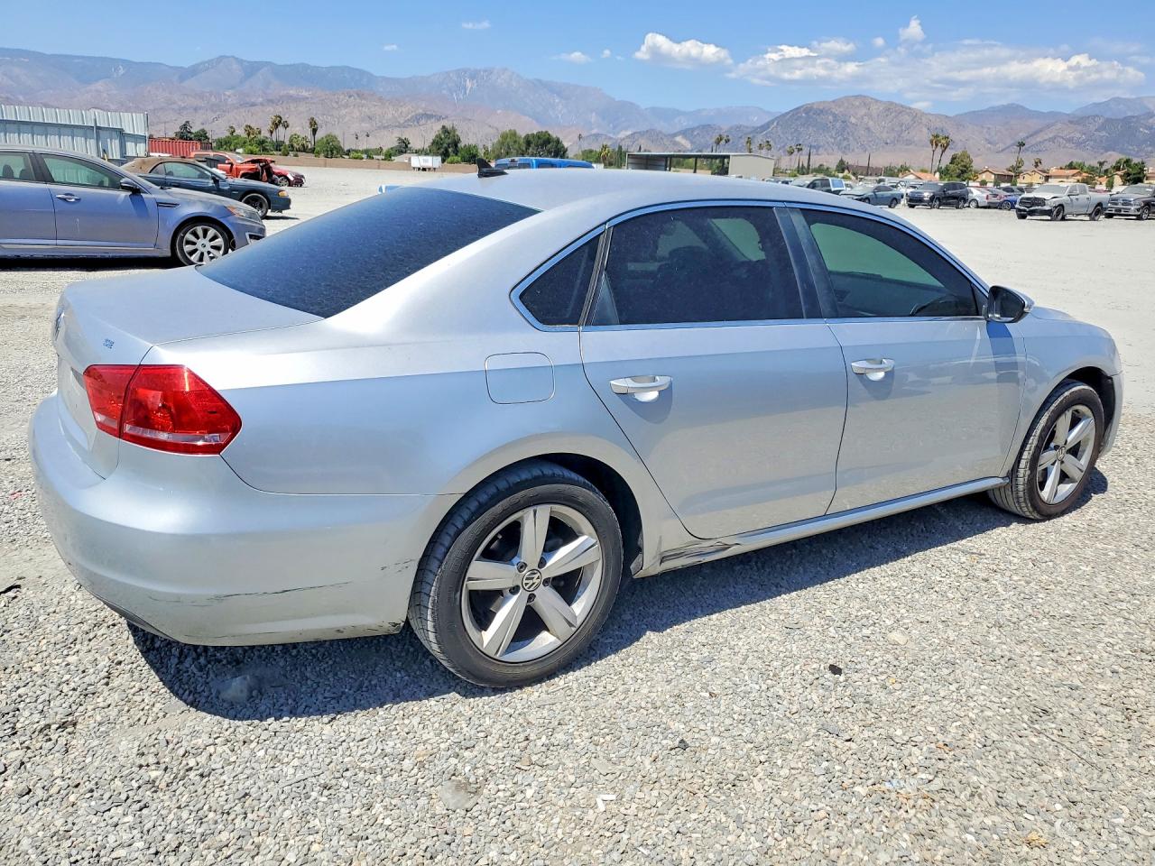 2012 VOLKSWAGEN PASSAT