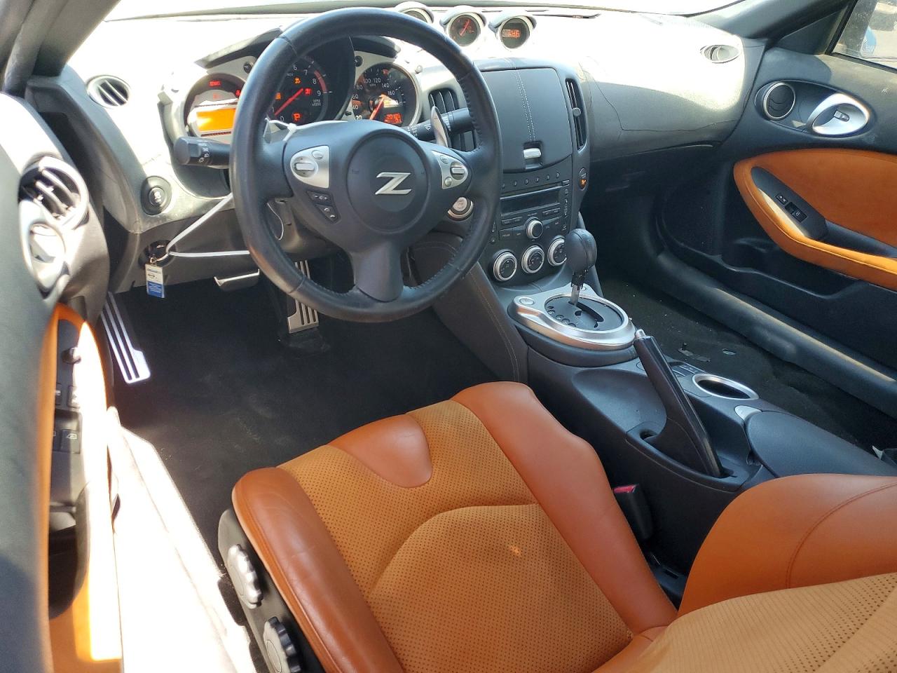 2011 NISSAN 370Z