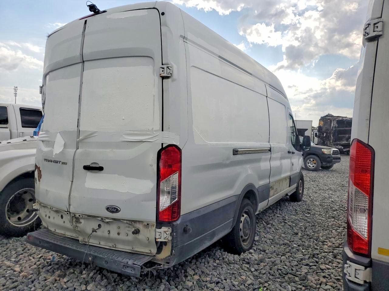 2015 FORD TRANSIT