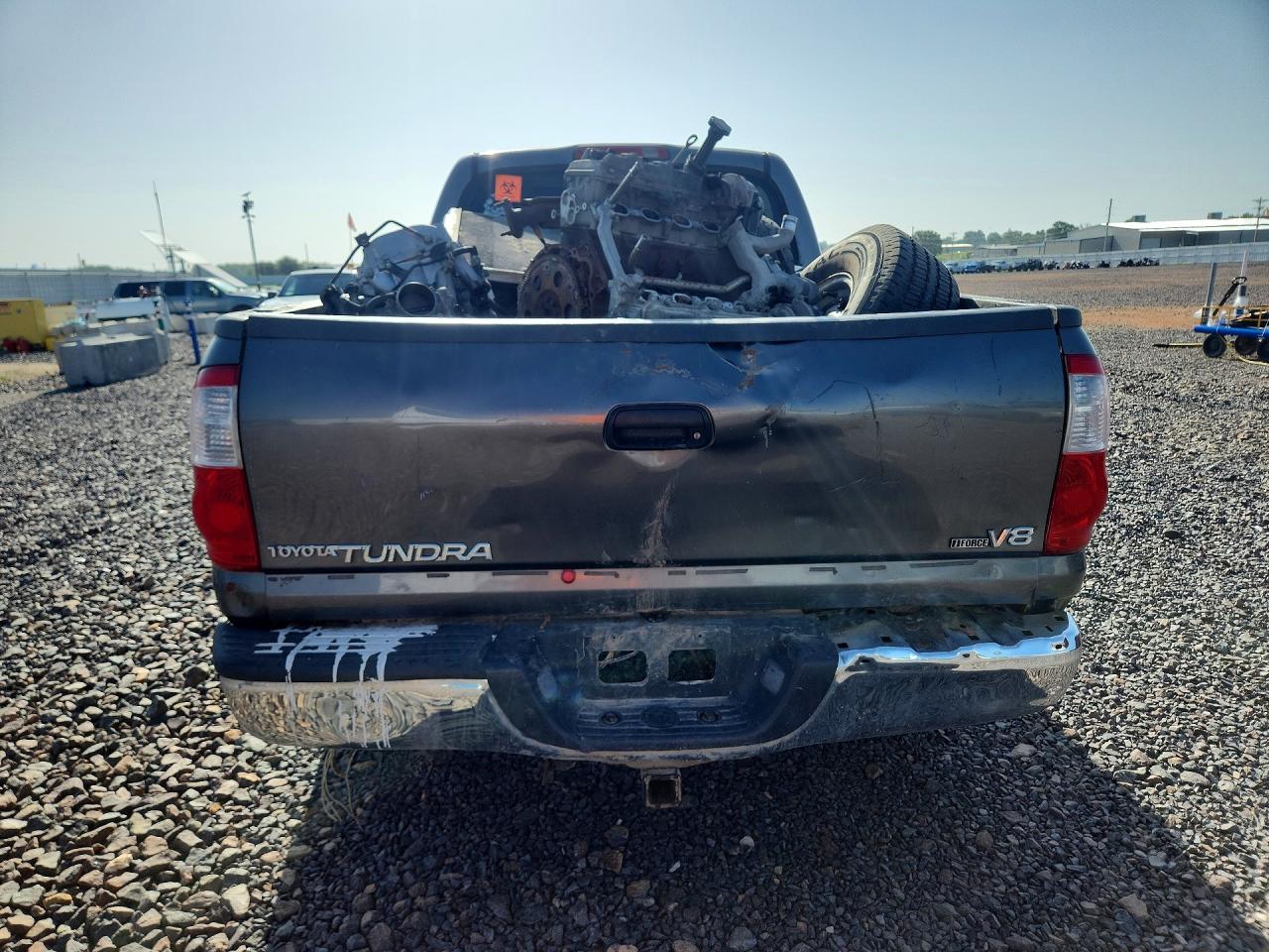 2004 TOYOTA TUNDRA