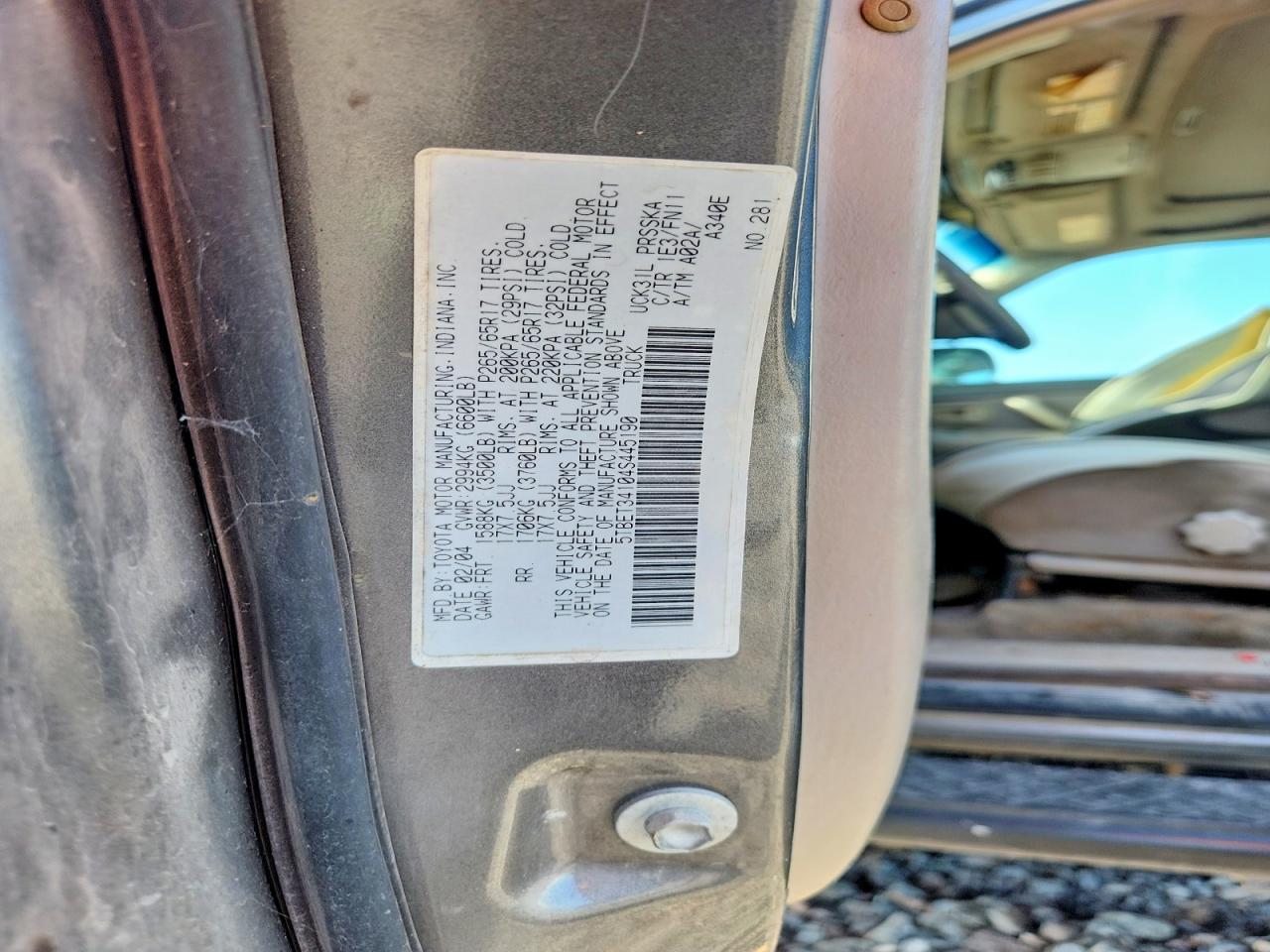 2004 TOYOTA TUNDRA