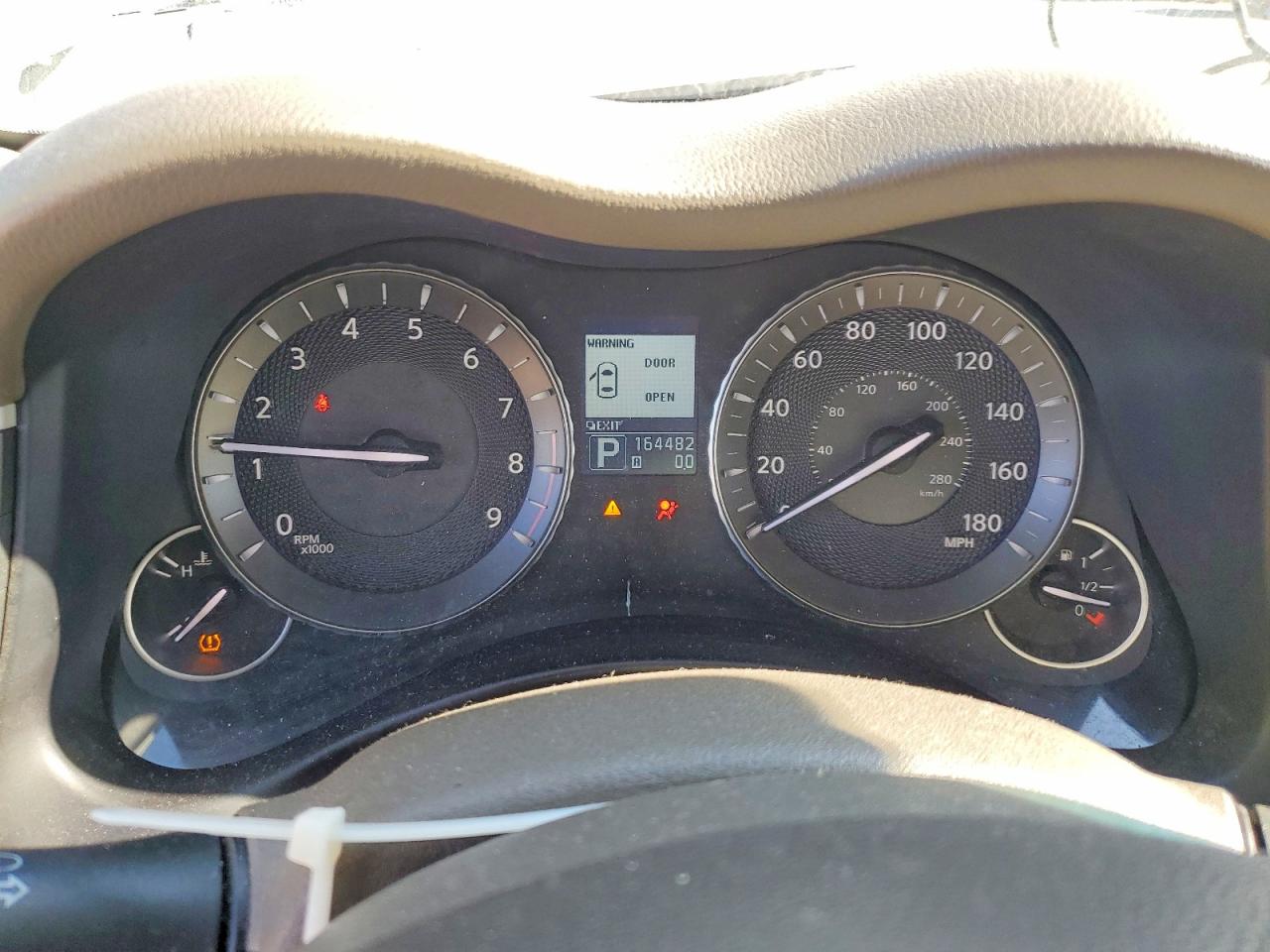 2011 INFINITI M37